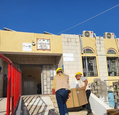 صورة 15 — توريد وتسليم المعدات في مستشفى الملاح الريفي، مديرية الملاح، لحج