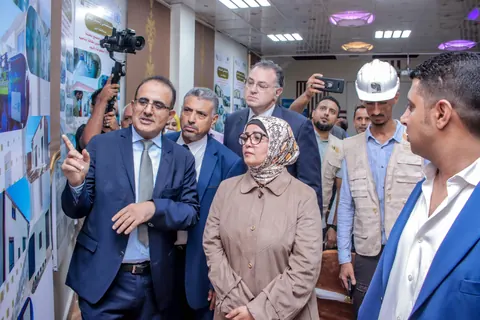 صورة 6 — افتتاح 14 مصنع أكسجين طبي — اليمن — الاطلاع على توثيق المشروع خلال التدشين